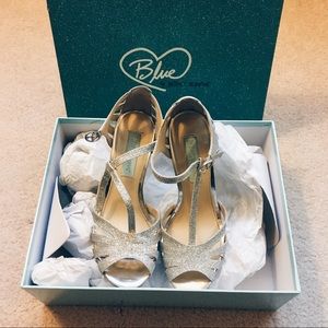 Betsey Johnson Silver Tee Open-toe Evening Sandals